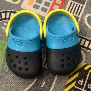 CROCS Kids' Neon Yellow and Navy Clogs